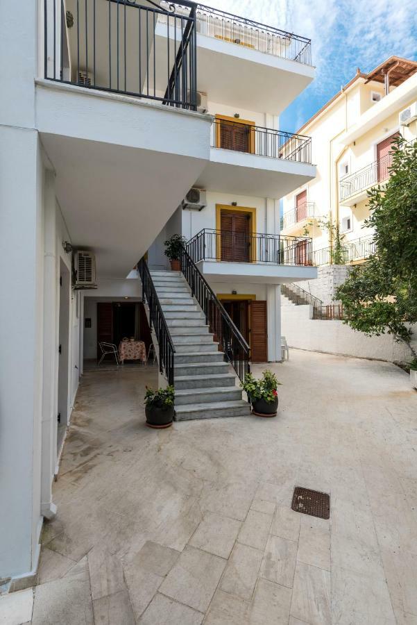 Areti Apartments Poros  Exterior photo