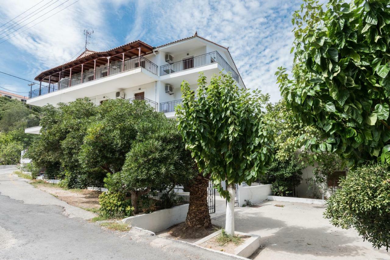 Areti Apartments Poros  Exterior photo