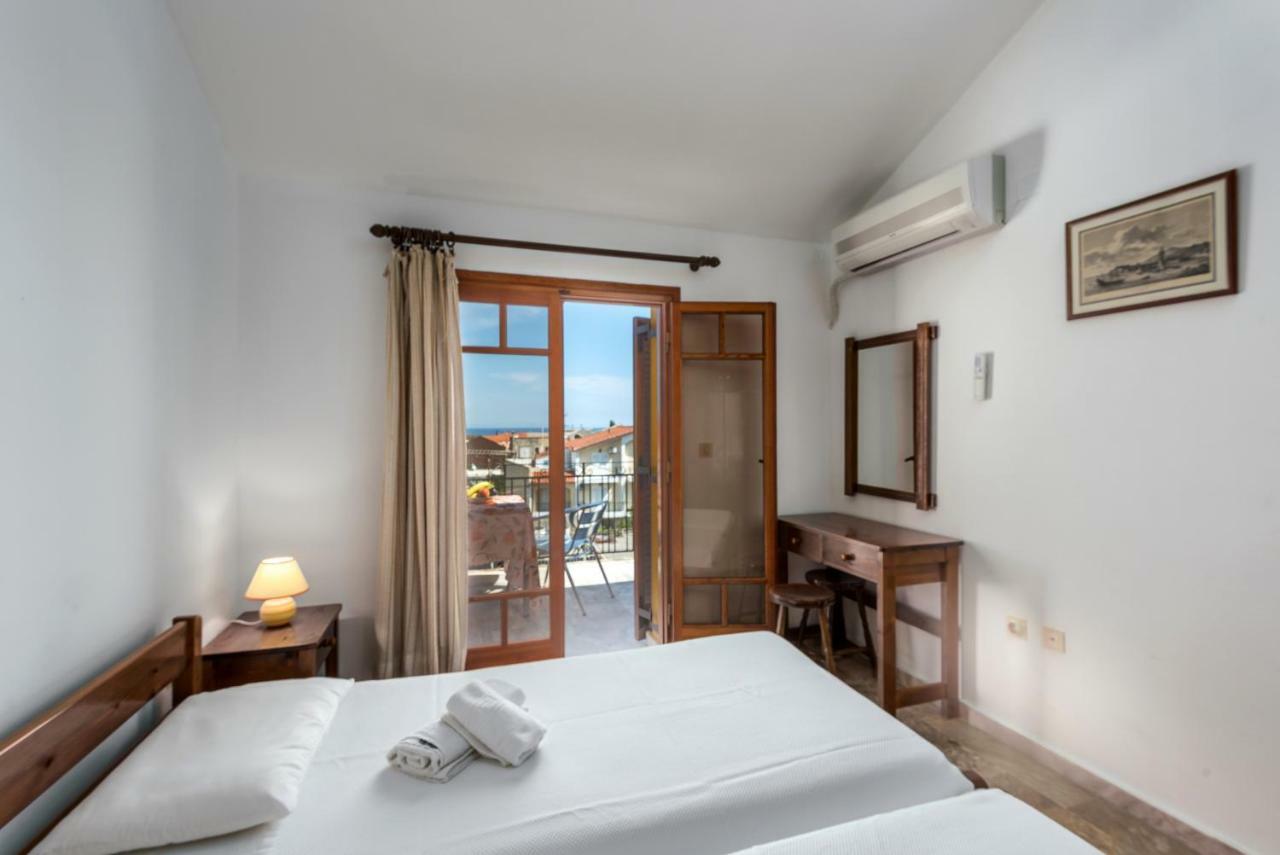 Areti Apartments Poros  Exterior photo
