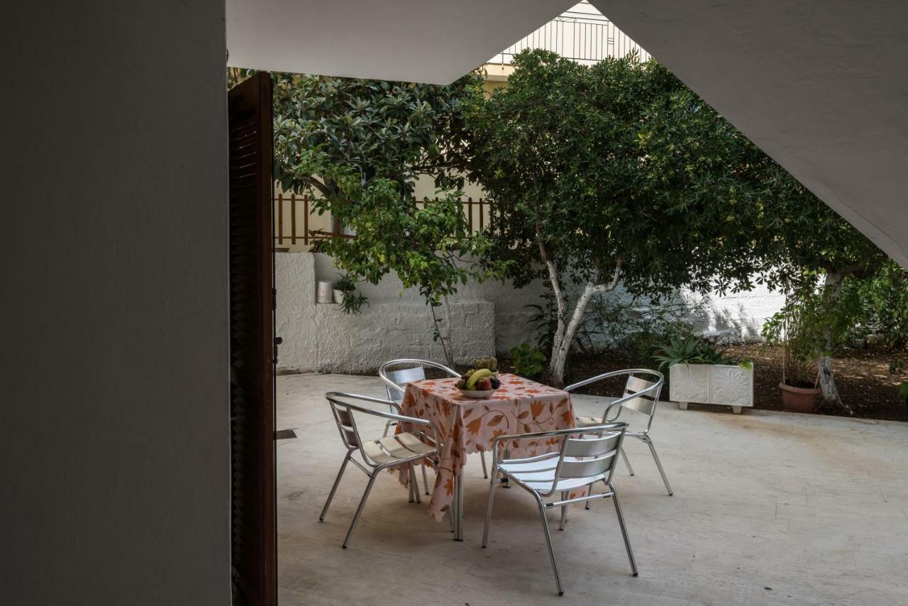 Areti Apartments Poros  Exterior photo